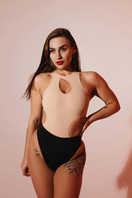 extravaganza_nude_5.jpg