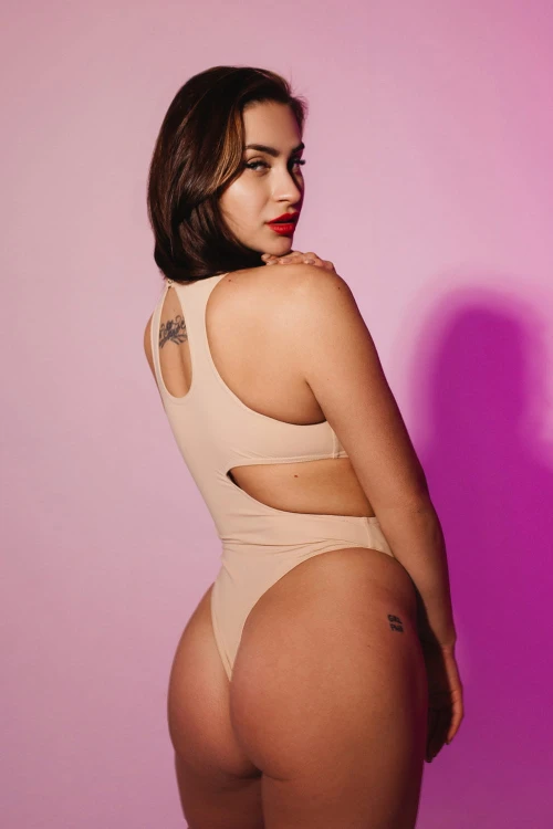 extravaganza_nude_3.jpg