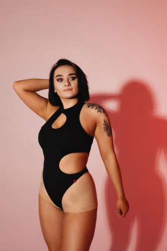 petite_nude_1.jpg