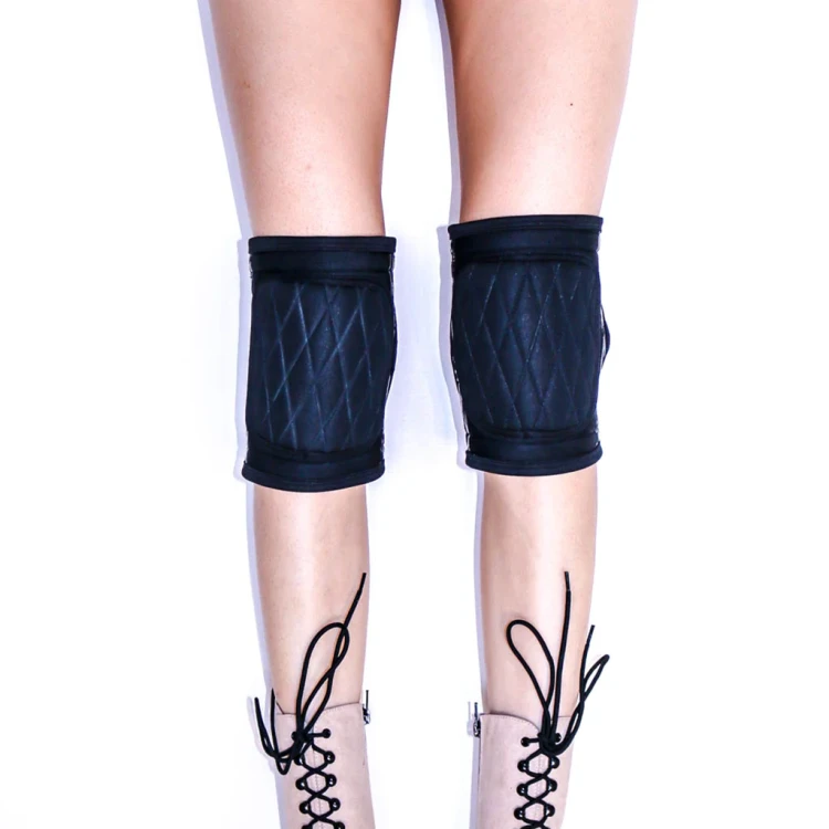 sticky_knee_4.jpg