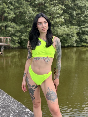 tang_neon_1.webp